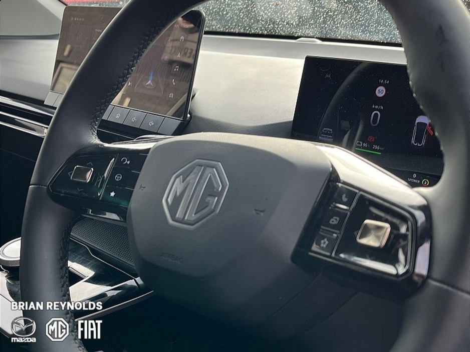 2025 MG 4 - image 18