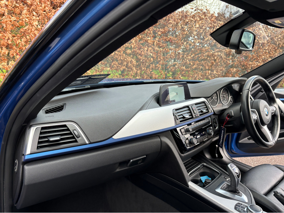 2019 BMW 3 Series - image 22