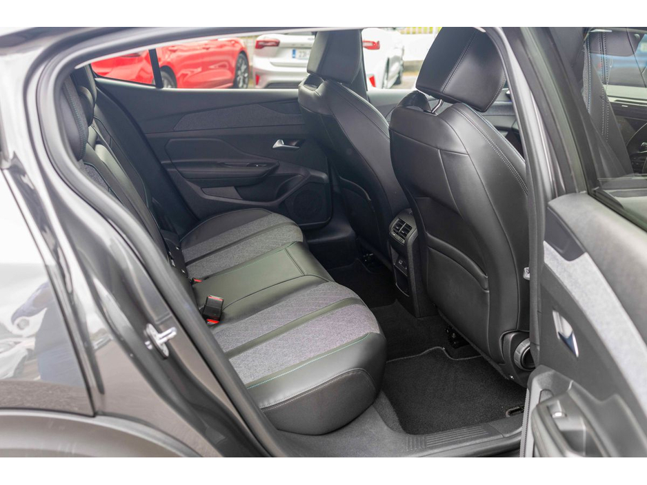 2023 Peugeot 408 - image 8