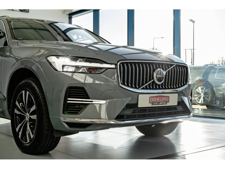 2022 Volvo XC60 T6 CORE BRIGHT SUNROOF 350BHP AWD €42,899