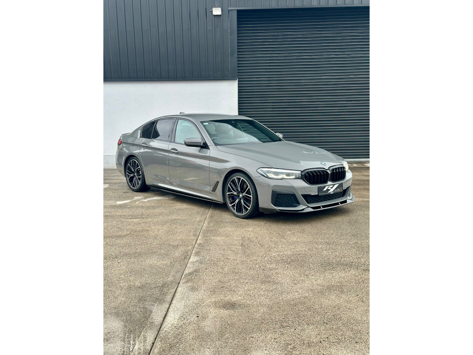 2021 BMW 5 Series - image 2