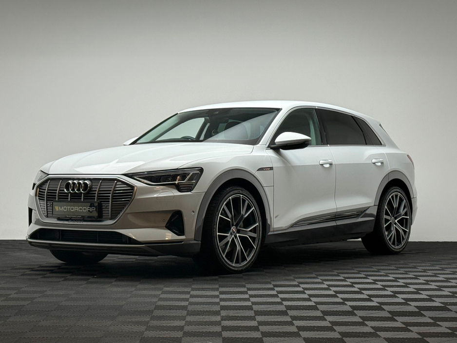 2021 Audi e-tron - image 3