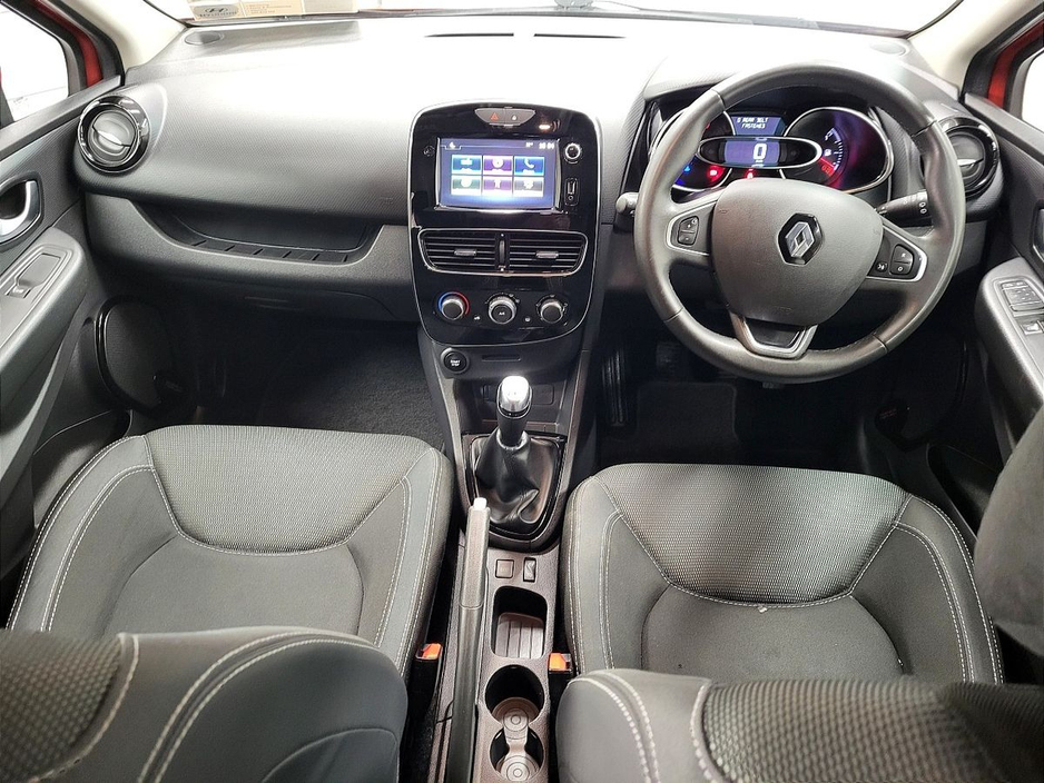 2019 Renault Clio - image 4