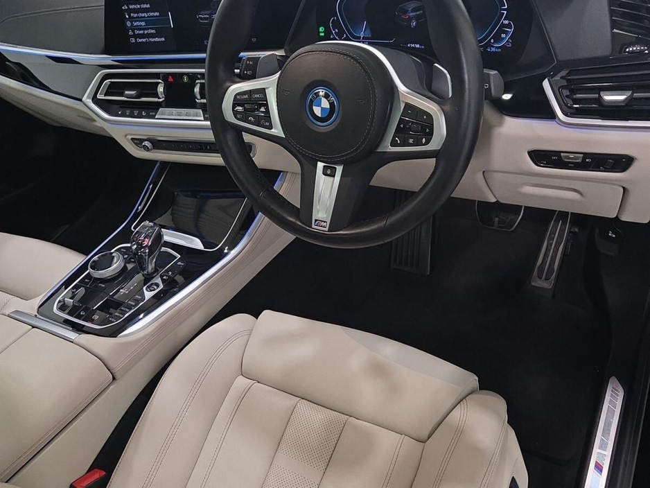 2022 BMW X5 xDrive45e M Sport €65,950