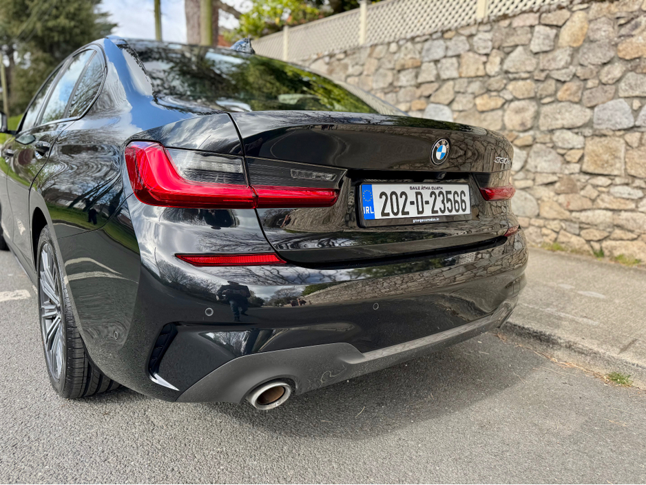 2020 BMW 3 Series - image 16