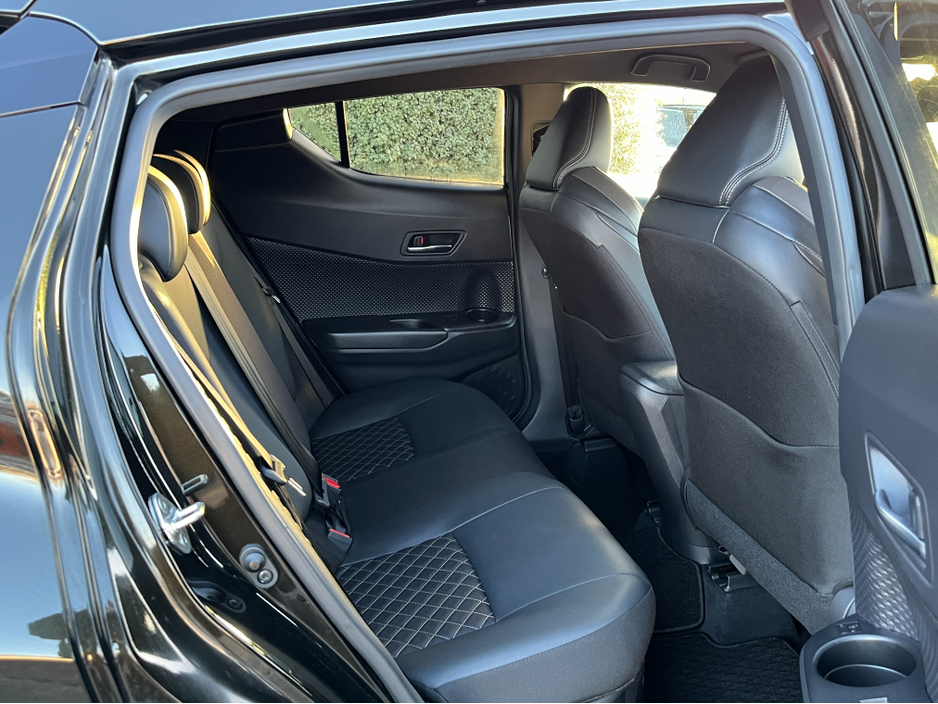 2023 Toyota C-HR SOL HYBRID AUTOMATIC 1.8 PETROL //LOW MILES//HIGH SPEC//HALF LEATHER HEATED SEATS//360 PARKING CAMERAS//KEYLESS ENTRY// €29,950