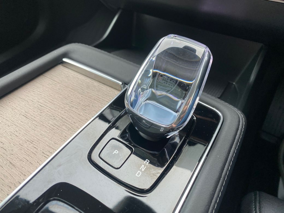 2025 Volvo XC90 - image 27