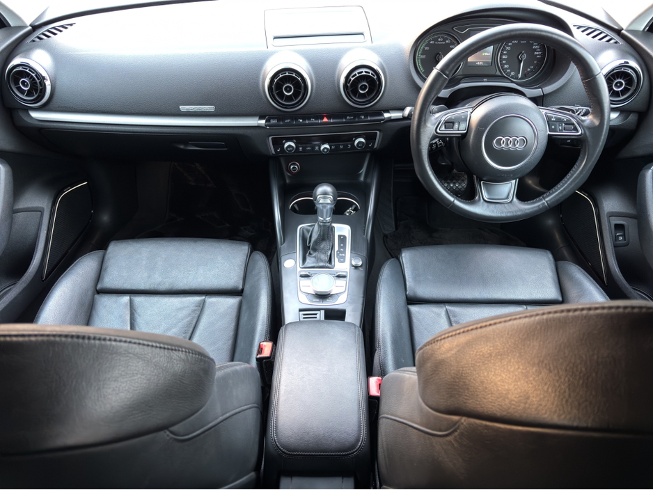 2016 Audi e-tron - image 13