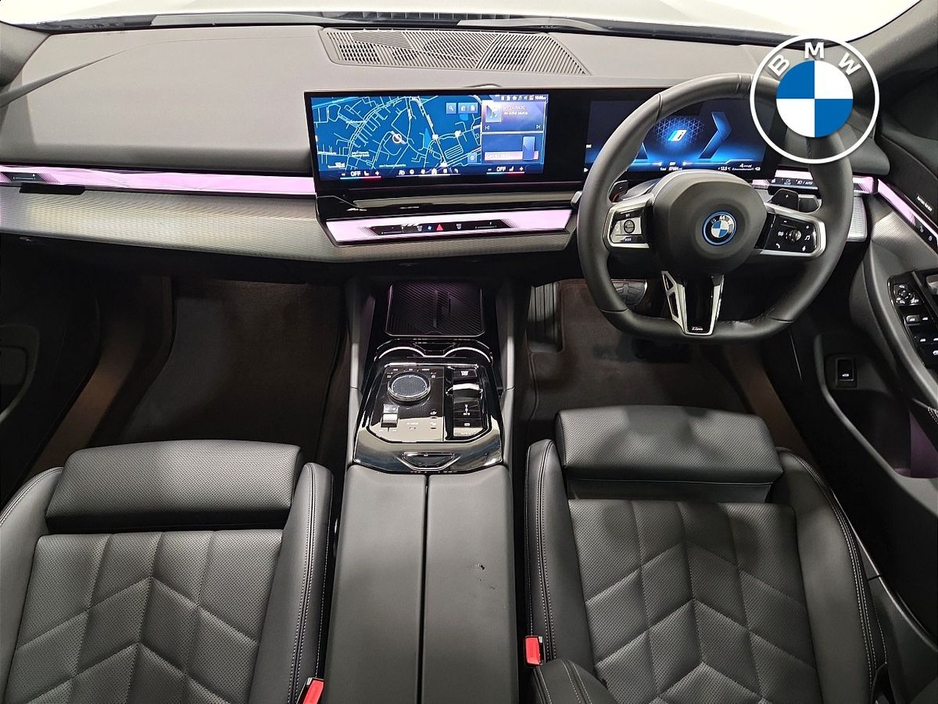 2025 BMW 5 Series - image 4