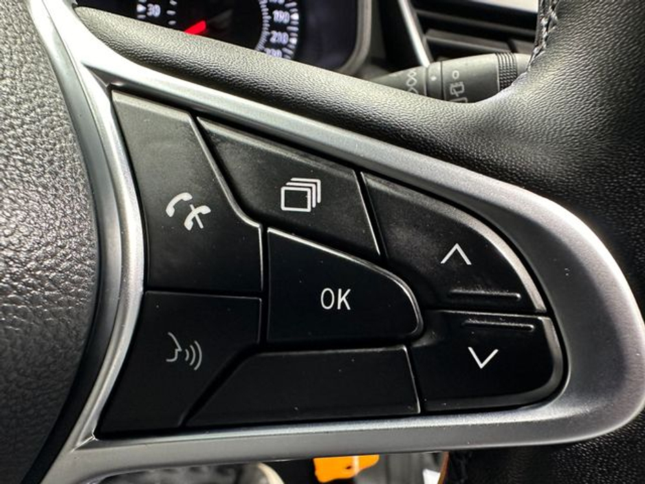 2023 Renault Clio - image 16