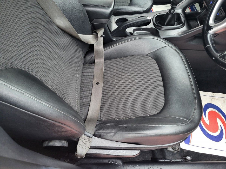 2014 Hyundai ix35 2.0 Diesel Executive 4WD 136hp €8,950