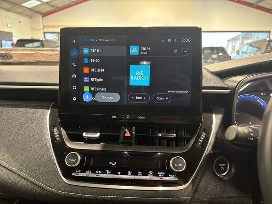 2025 Toyota Corolla SALOON LUNA HYBRID AUTO €31,750