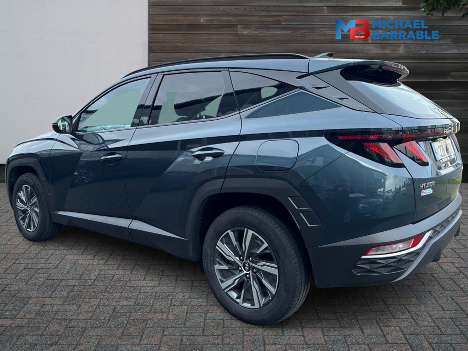 2022 Hyundai Tucson - image 3