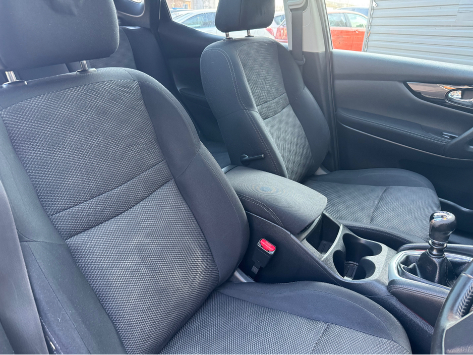 2017 Nissan Qashqai - image 8