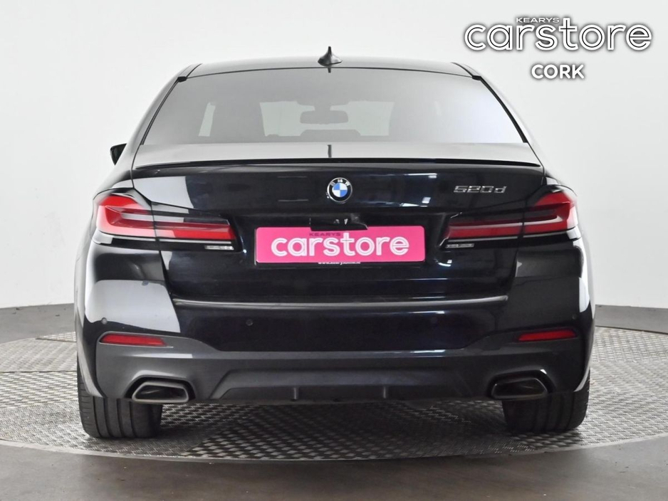 2021 BMW 5 Series - image 4