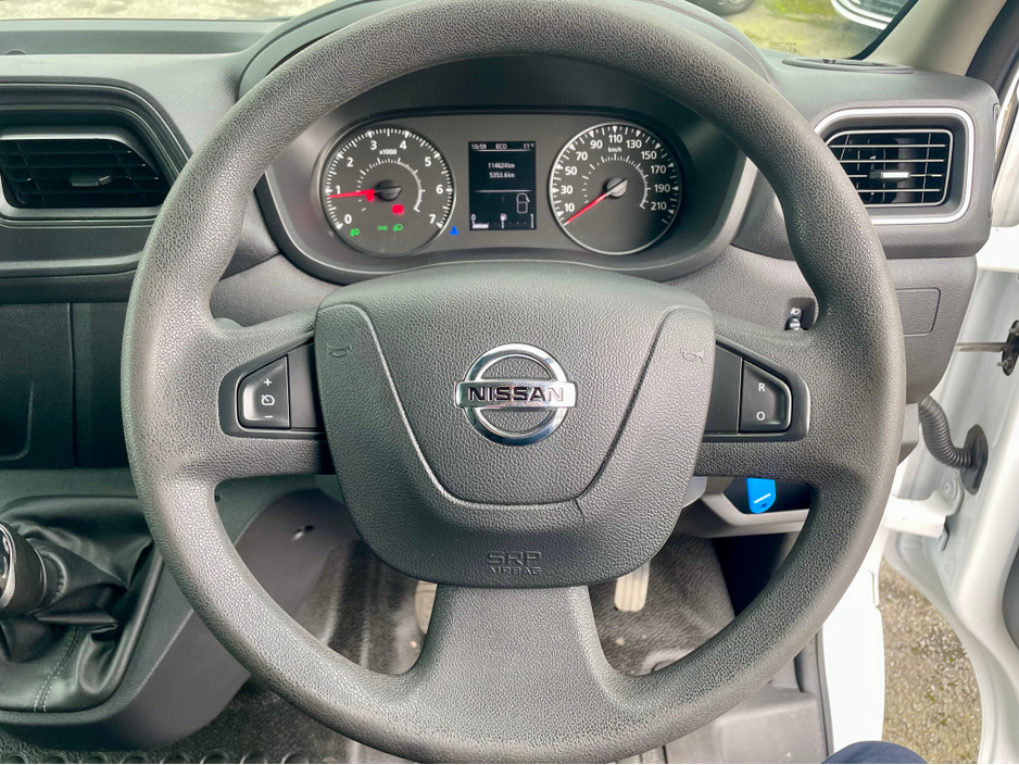 2021 Nissan NV400 - image 11