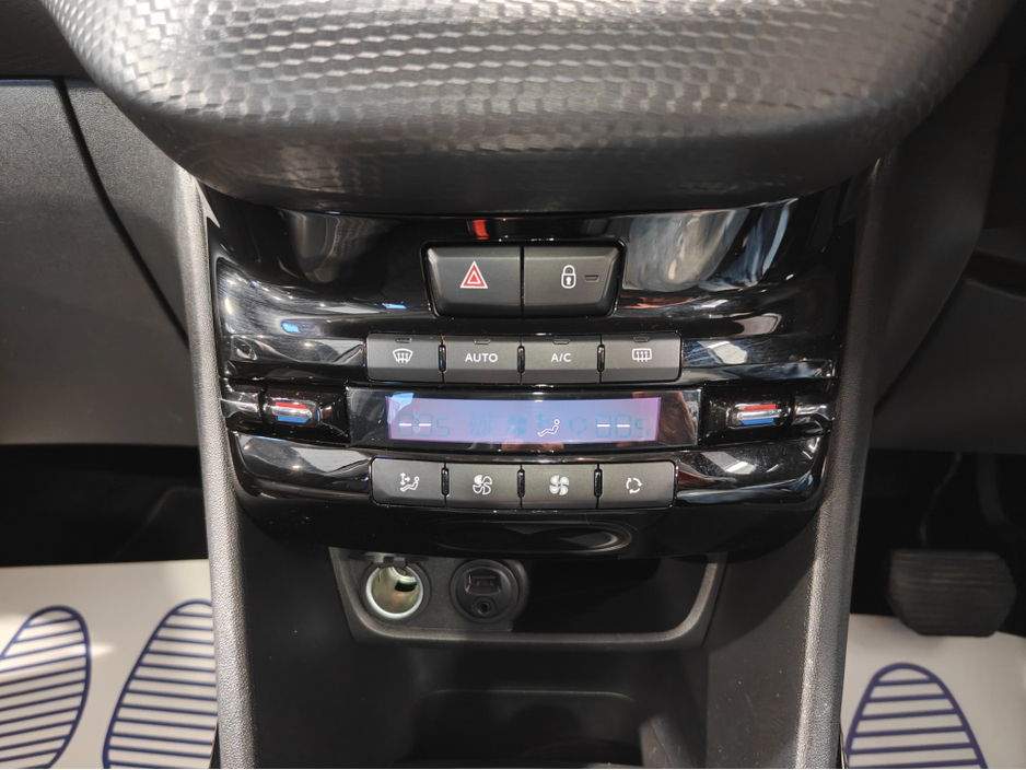 2015 Peugeot 2008 ALLURE 1.2 PURETECH AUTOMATIC €8,250