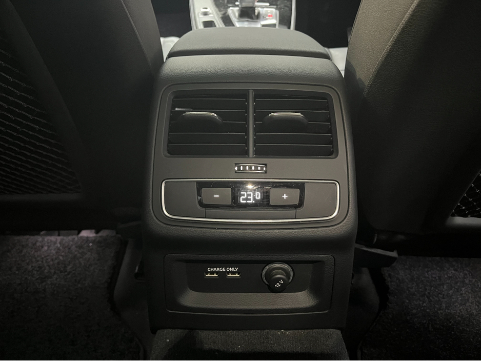 2022 Audi A4 €34950 2022 AUDI A4 35TDI ADVANCED 2.0 AUTOMATIC / CRUISE CONTROL / 360° PARKING CAMERA / ELECTRIC MEMORY & HEATED SEATS / PADDLE SHIFTERS / APPLE CARPLAY €34,950