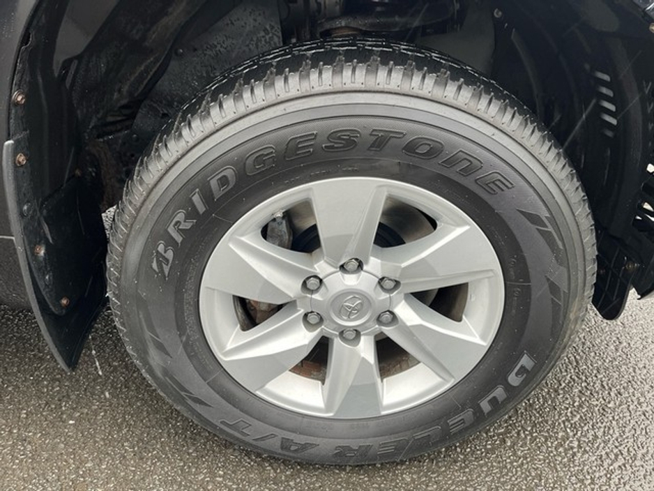 2021 Toyota Landcruiser - image 12