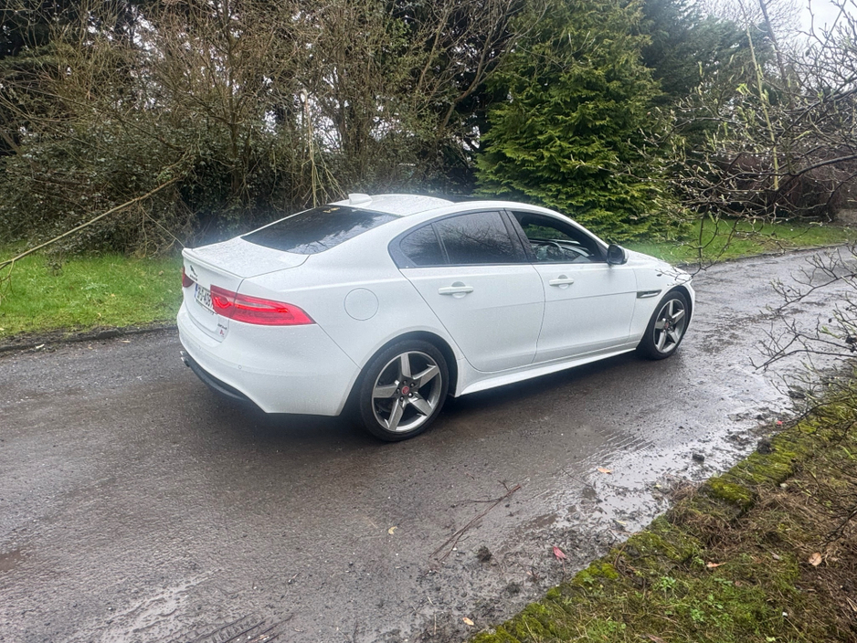 2018 Jaguar XE - image 4