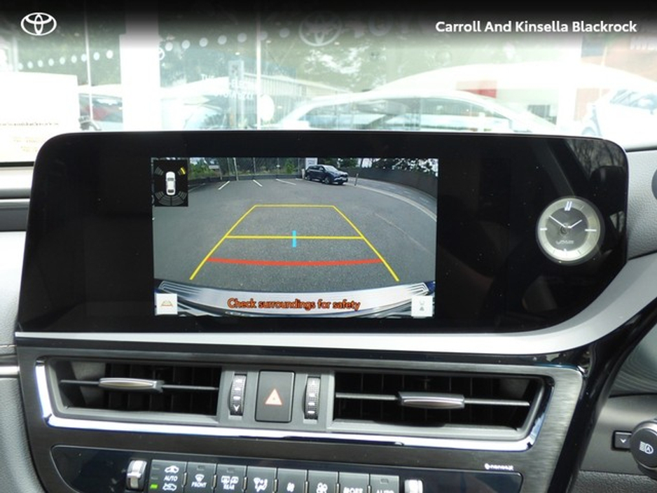 2023 Lexus ES 300 H Hybrid Dynamic €44,950