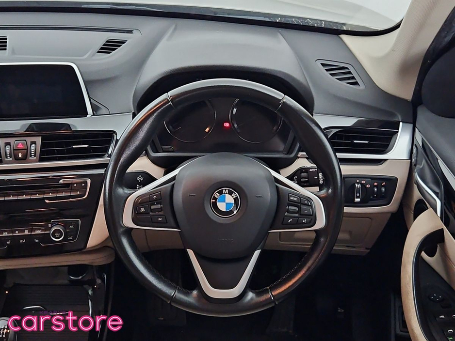 2018 BMW X1 - image 18