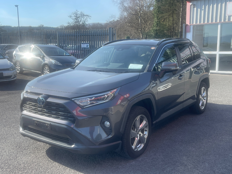 2020 Toyota Rav4 - image 3