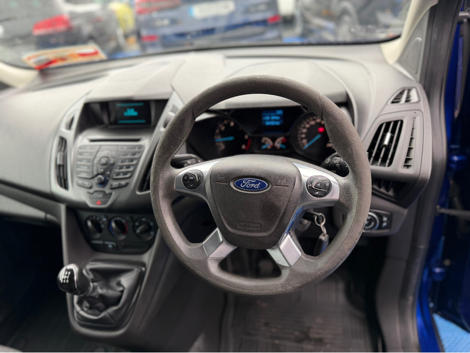 2017 Ford Transit Connect - image 17