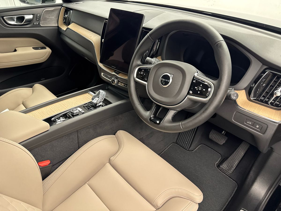 2026 Volvo XC60 - image 6