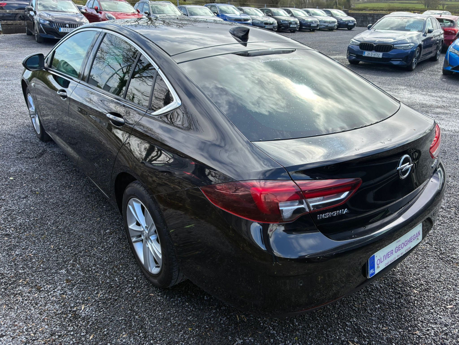 2018 Opel Insignia - image 16
