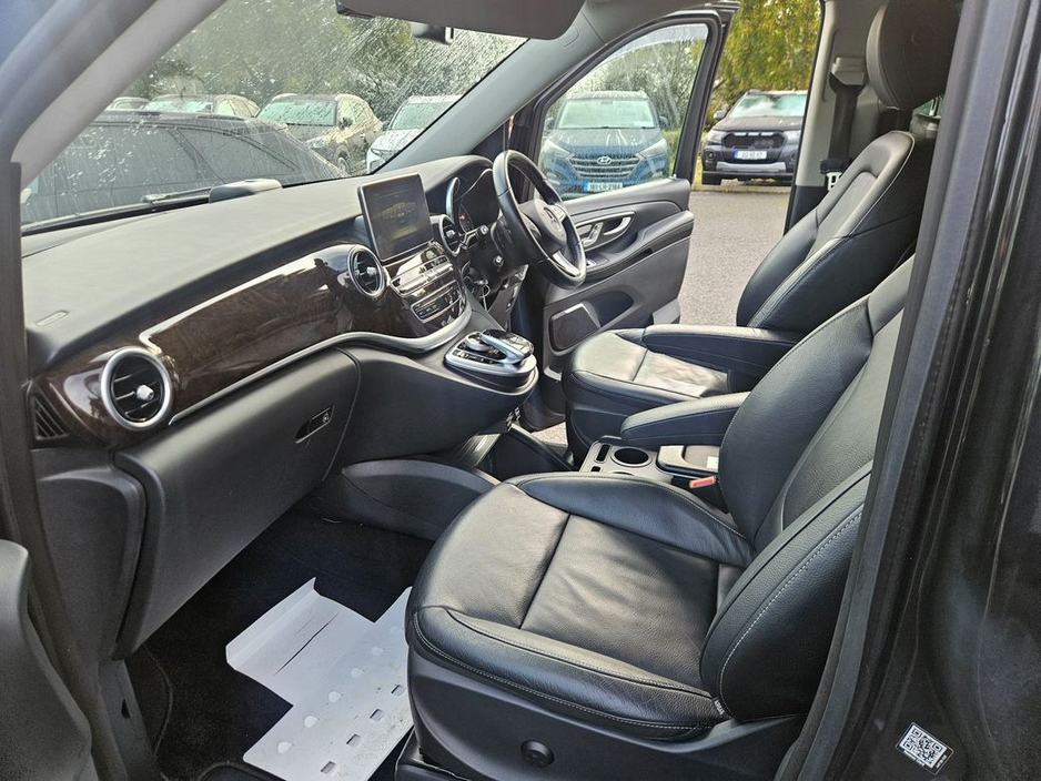 2017 Mercedes-Benz V Class - image 19