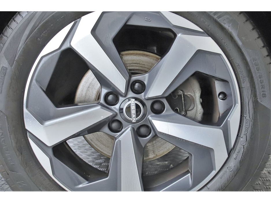 2022 Nissan Qashqai 1.3 PET MILD HYBRID SV PREMIUM CVT *HALF LEATHER*360 PAN CAM* €28,890