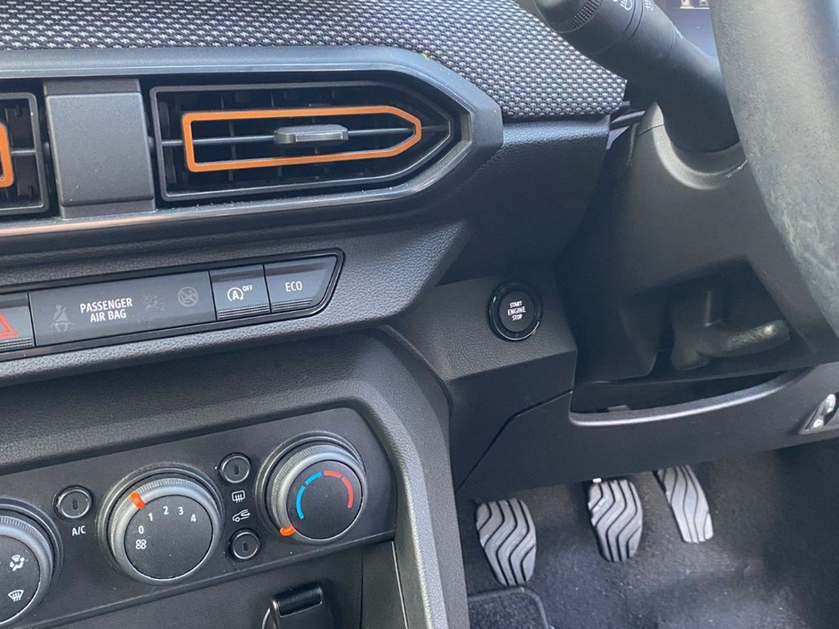 2021 Dacia Sandero - image 19