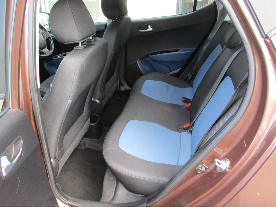 2016 Hyundai i10 - image 11