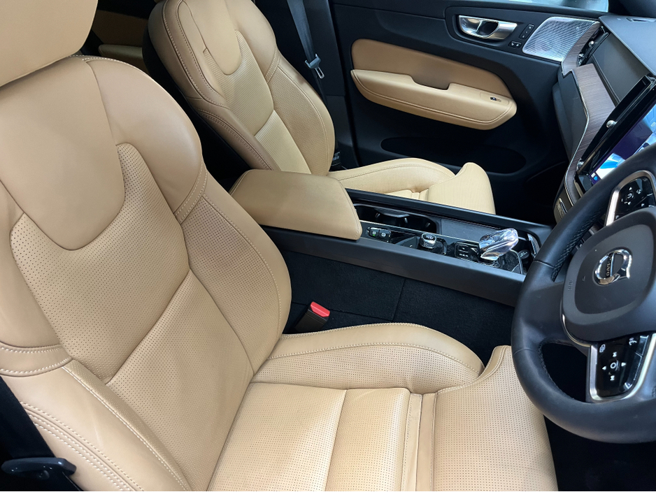 2023 Volvo XC60 €46950! 2023 VOLVO XC60 RECHARGE ULTIMATE T6 AWD PLUG 2.0 AUTOMATIC / CRUISE CONTROL /  ELECTRIC MEMORY & HEATED SEATS / 360° PARKING CAMERA / PANORAMIC SUNROOF / APPLE CARPLAY €46,950