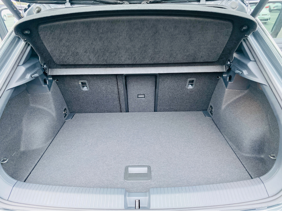 2023 Volkswagen T-Roc - image 28