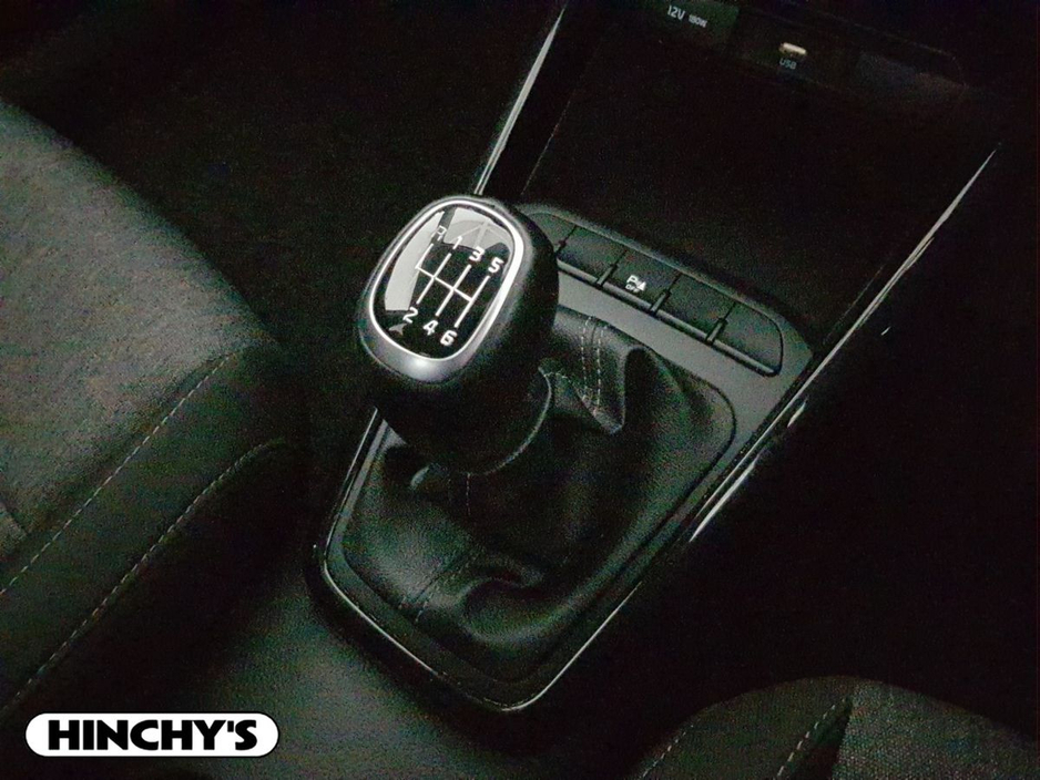 2022 Kia Stonic - image 11