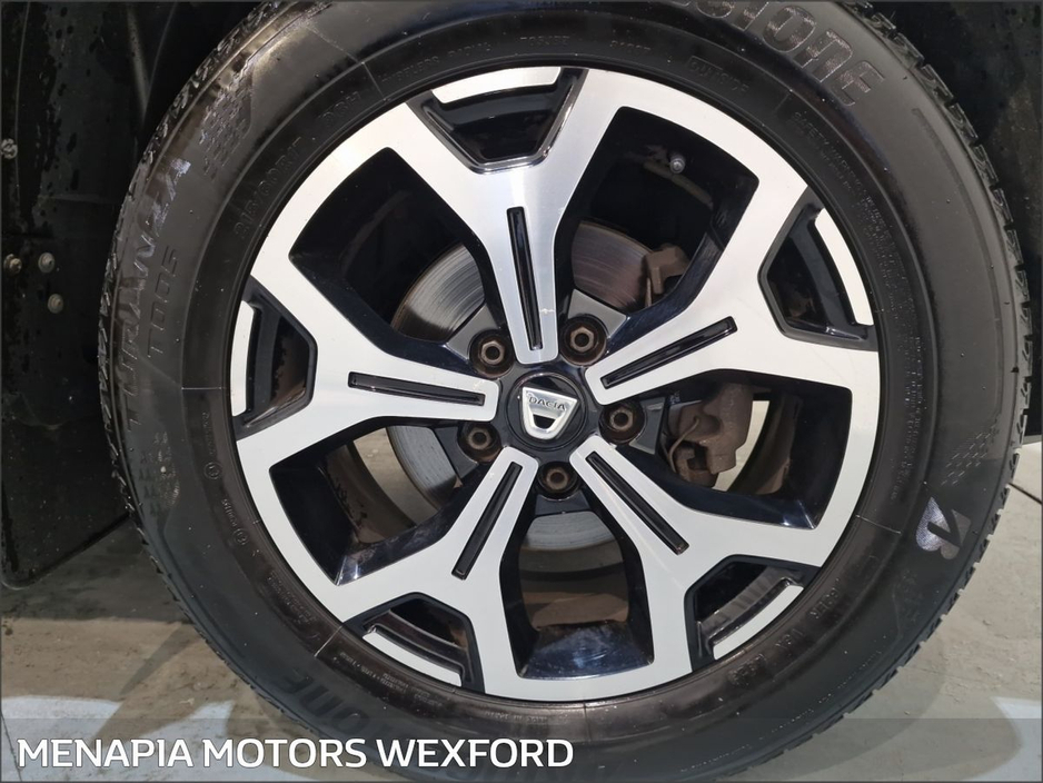 2020 Dacia Duster - image 10