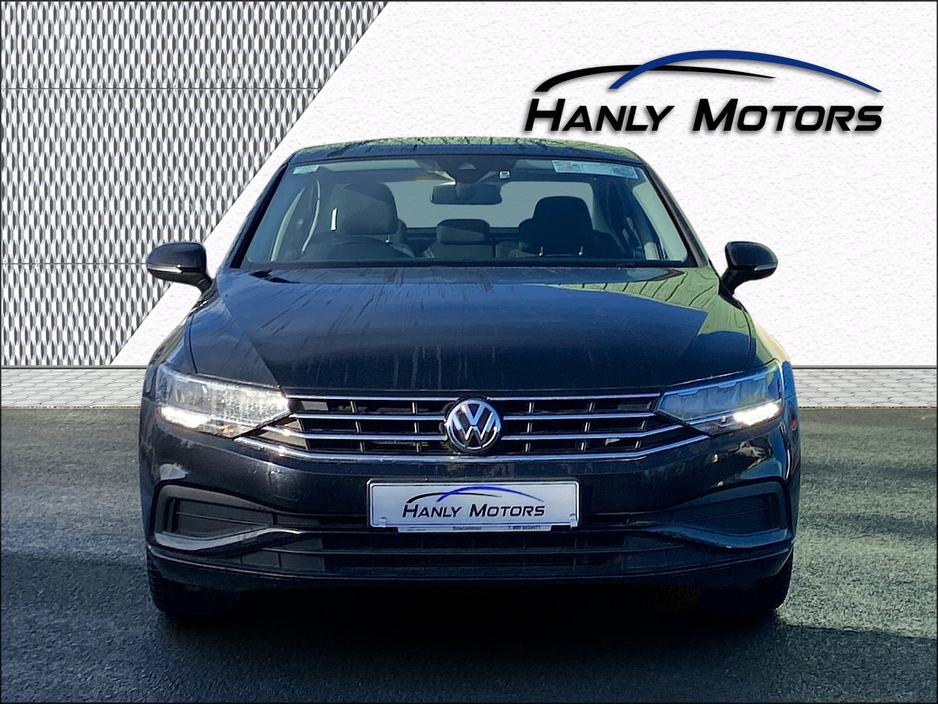 2020 Volkswagen Passat - image 2