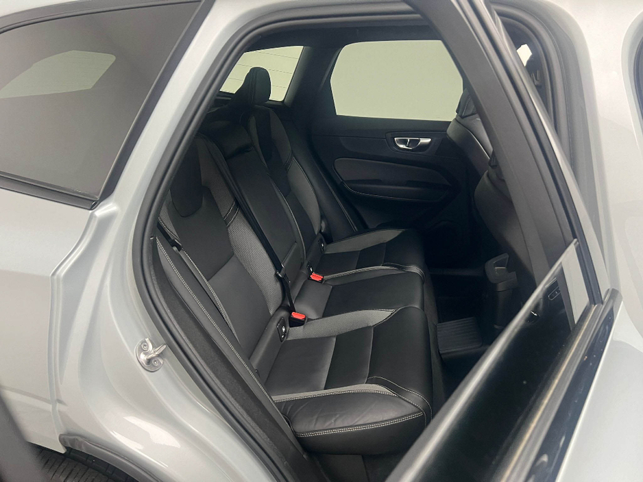 2024 Volvo XC60 PLUS T6 RECHARGE €52,990