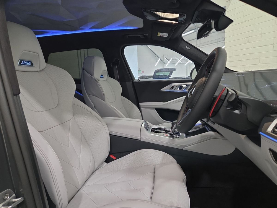 2026 BMW XM - image 12