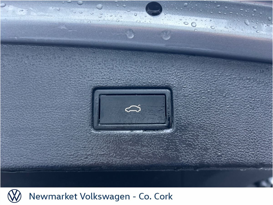 2024 Volkswagen Tiguan Allspace - image 4