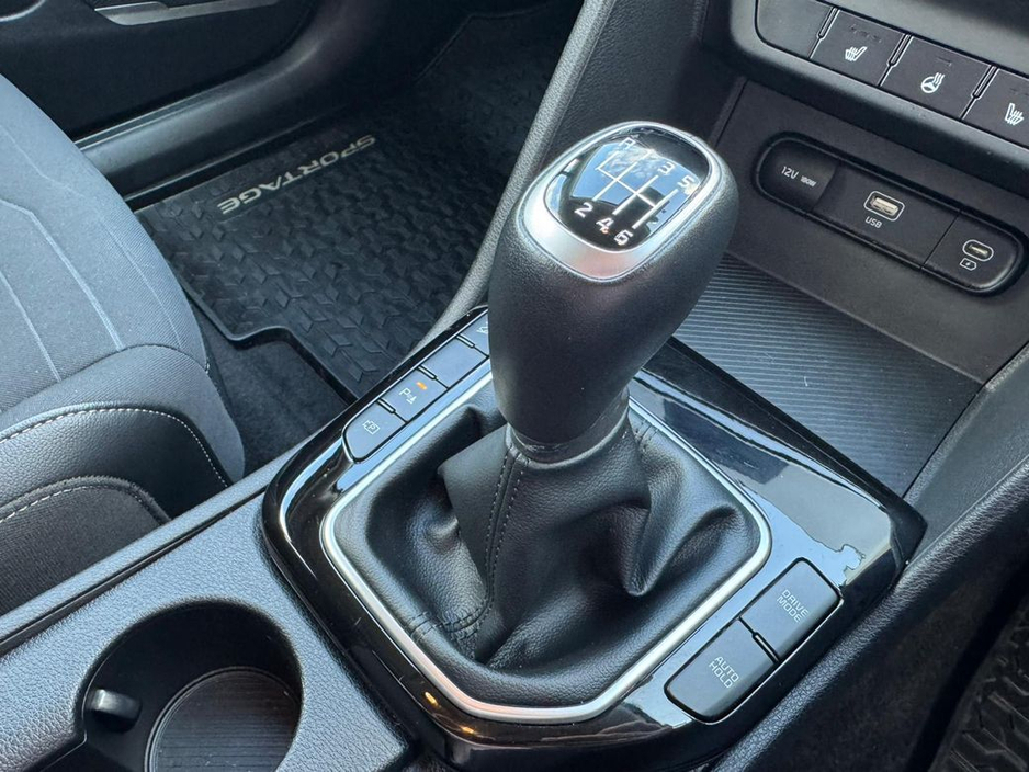 2023 Kia Sportage - image 17