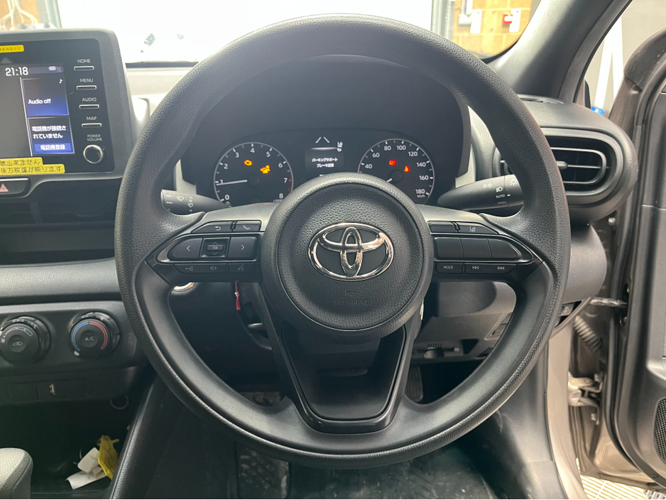 2020 Toyota Yaris - image 7