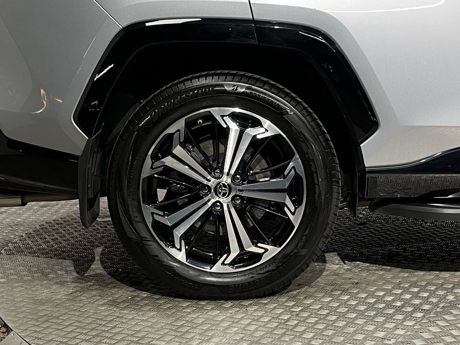 2022 Toyota Rav4 - image 10