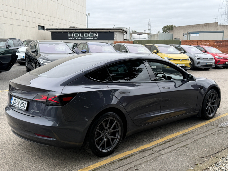 2023 Tesla Model 3 - image 9