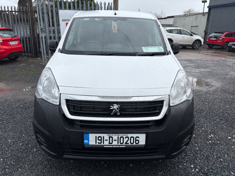 2019 Peugeot Partner  €10,995