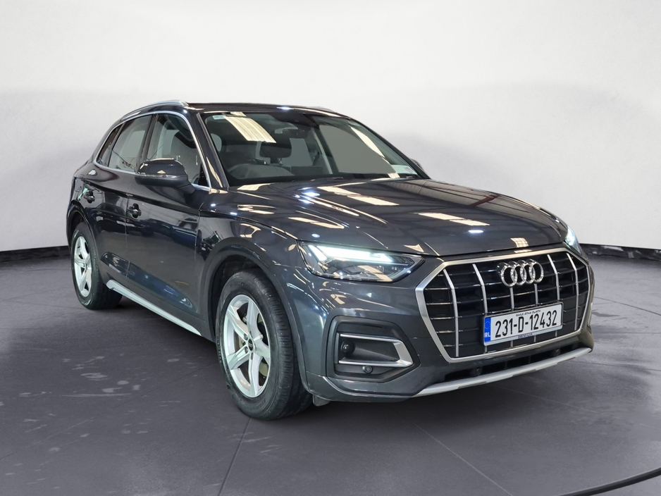 2023 Audi Q5 - image 3