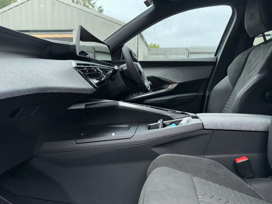 2026 Peugeot 3008 - image 2