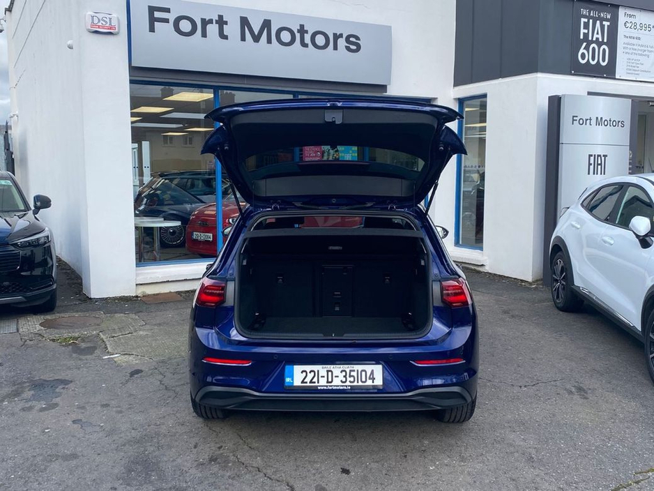 2022 Volkswagen Golf - image 25